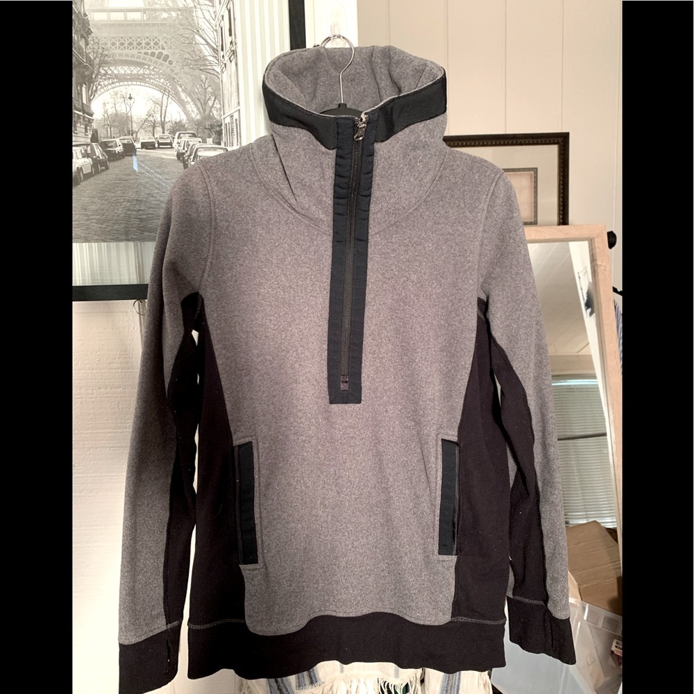Lululemon Chaturanga Pullover Size 8